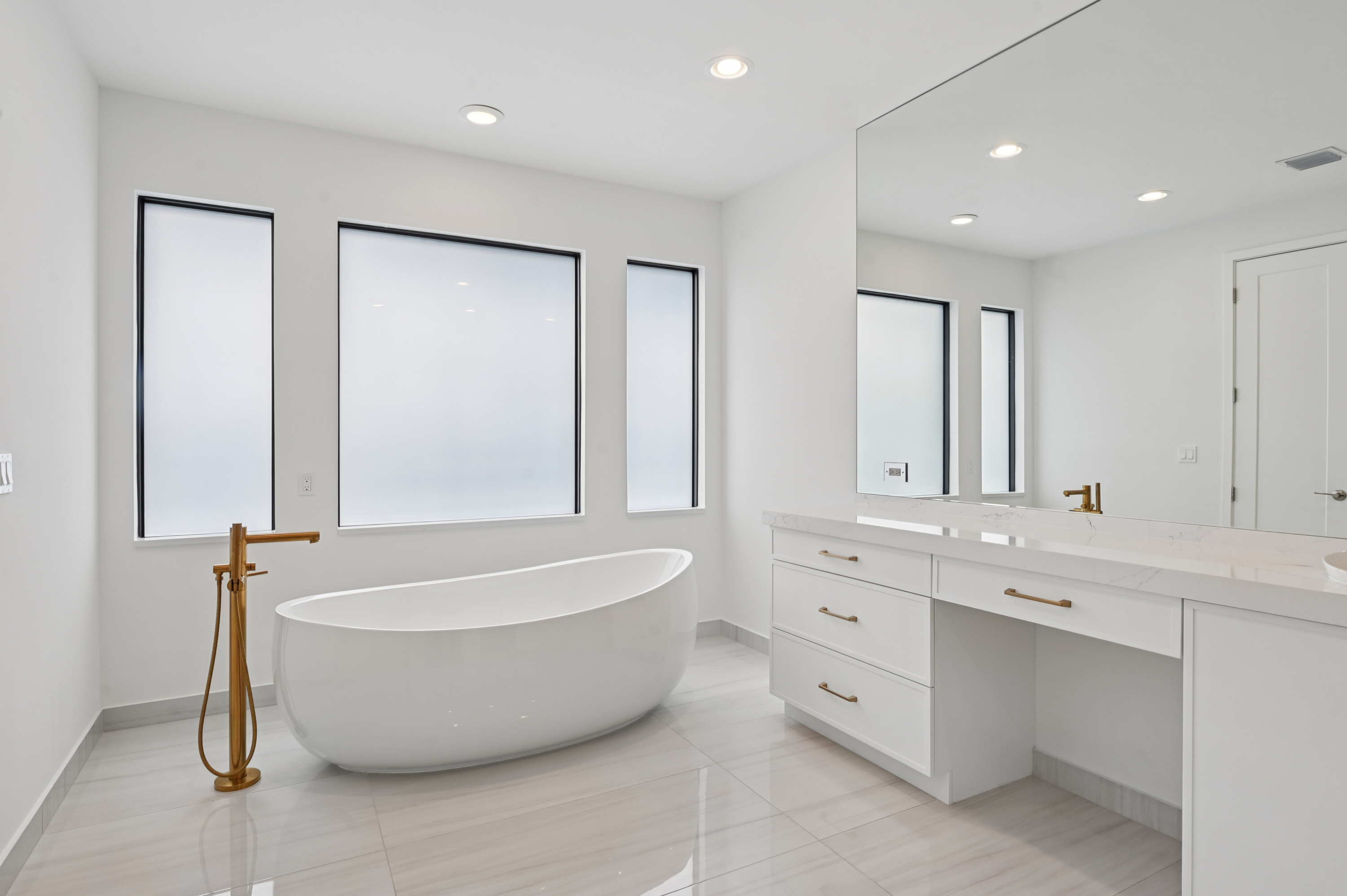 Crystal Downs Ave architectural exterior